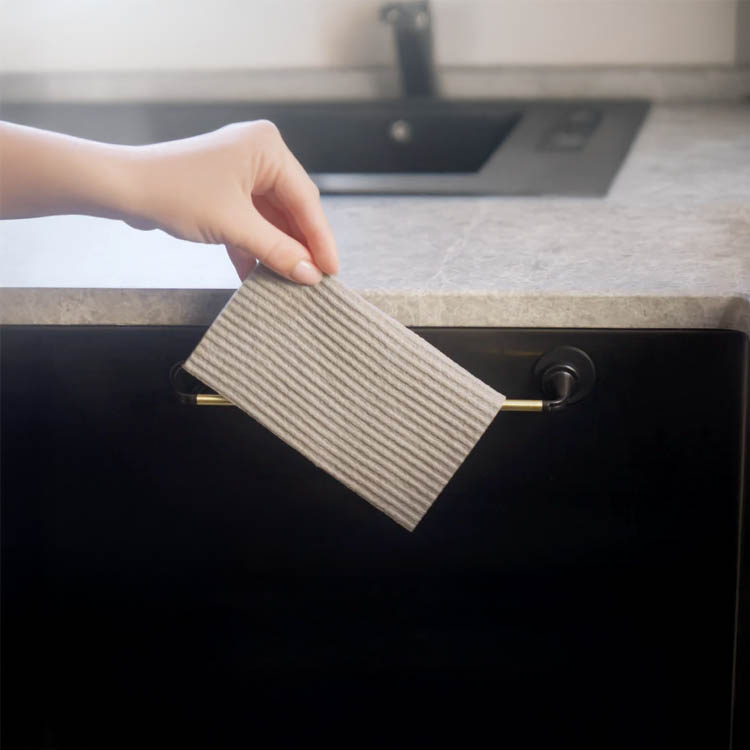 Magnetisk disktrasehållare, Metall