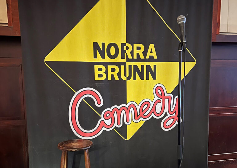 Presentkort – Middag & Stand up på Norra Brunn för två